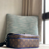  everyday bag interior and compartment view 9
