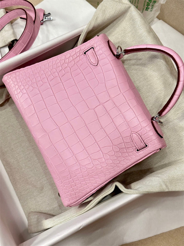  Elegant shopper bag front view 31