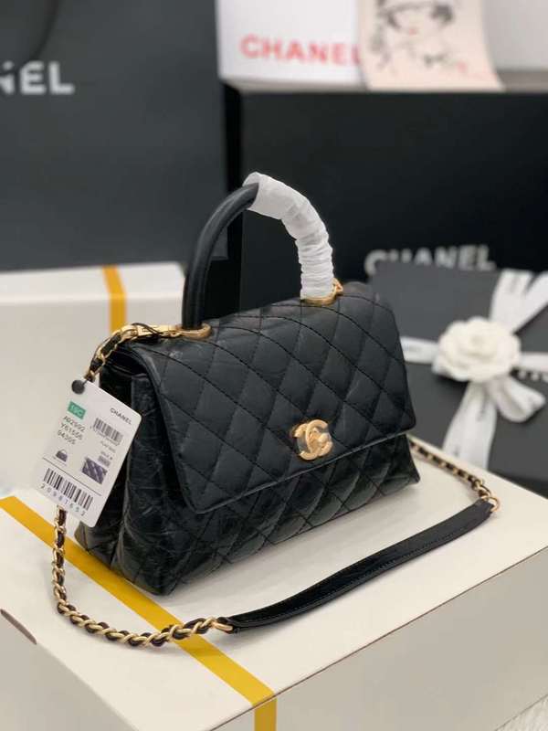 Zivas Charm Contemporary Flair Everyday Handbag (Structured Everyday Essential) – Detail View