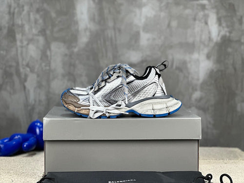 Balenciaga shoes Style 065 - texture and material detail