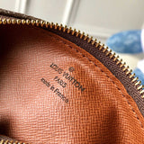 Side profile of refined premium women's handbag – women's luxury accessory