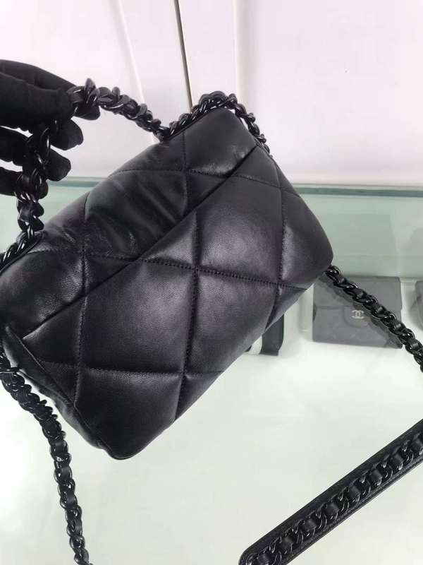 Zivas Charm Refined Everyday Style Luxury Handbag (Premium Everyday Carry) – Detail View