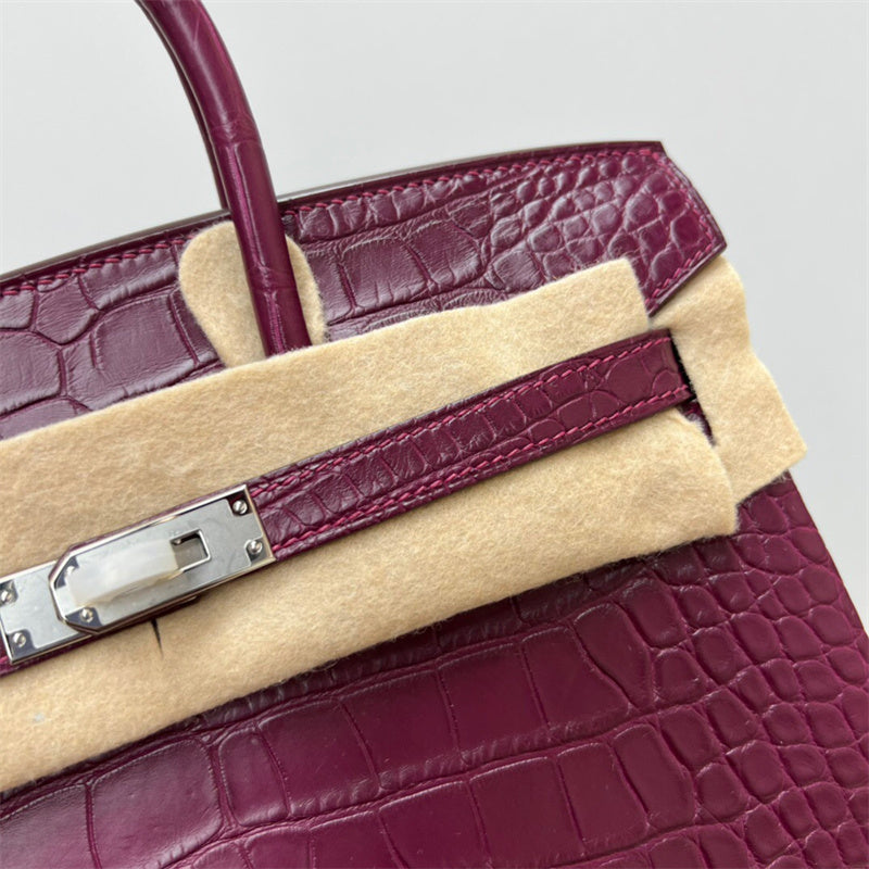 Close-up detail of streamlined bag design