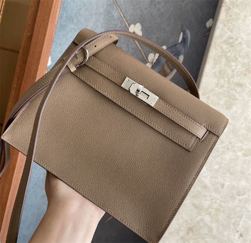  crossbody bag interior and compartment view