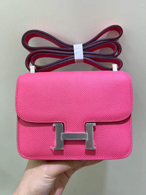Close-up detail of fluid bag design