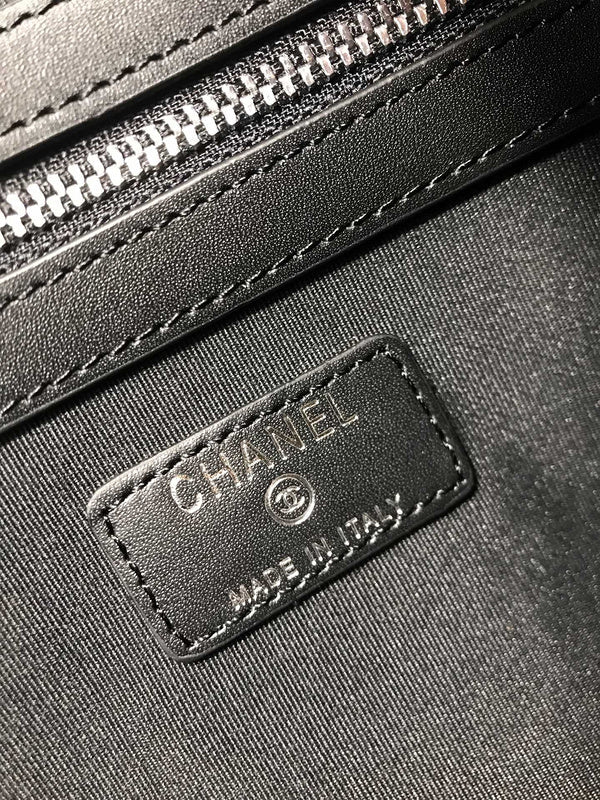 Zivas Charm Signature Style Everyday Handbag (Contemporary Shape Language) – Interior View