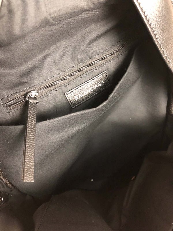 Side profile of refined structured women's handbag – women's everyday handbag