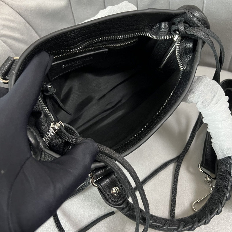 Zivas Charm Understated Luxury Statement Handbag (Signature Shape & Finish) – Close-Up Detail