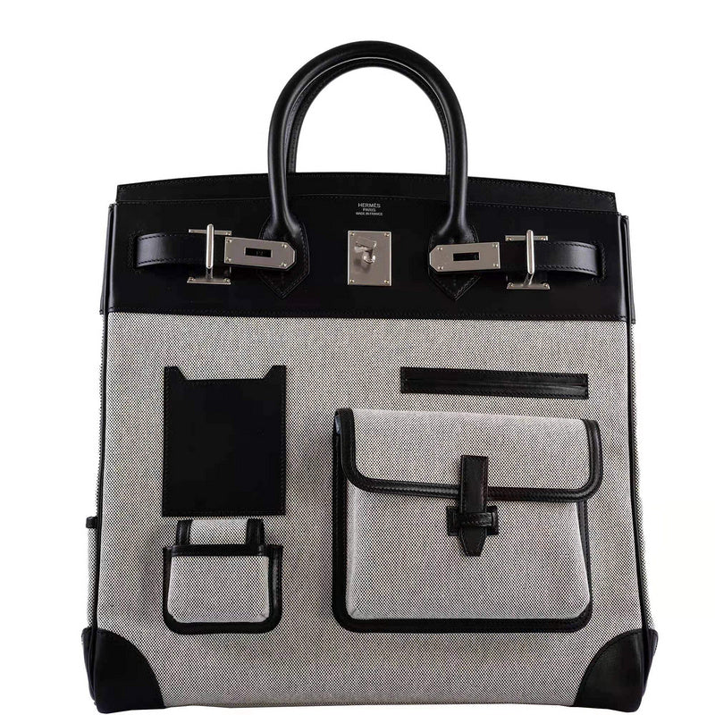 Minimalist handbag styled for everyday wear