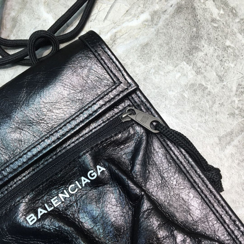 Bold Vegan Leather Handbag - Understated Luxury Look | Women's Statement Accessory #207 - hardware and detail close-up (image 5) of designer-inspired handbag