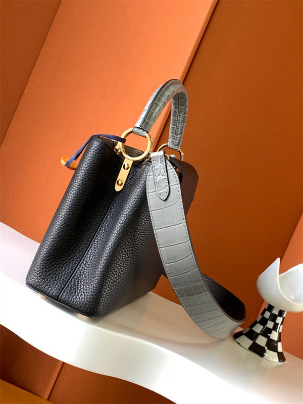  everyday bag interior and compartment view 39