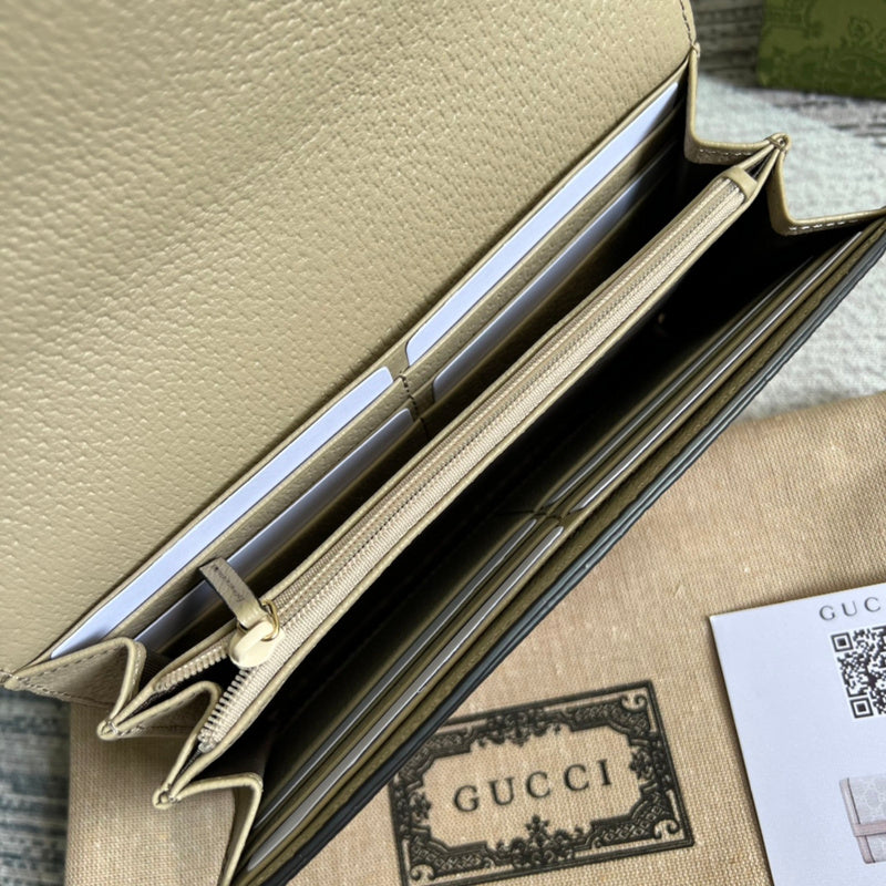 Close-up detail of refined signature women's handbag – women's luxury handbag