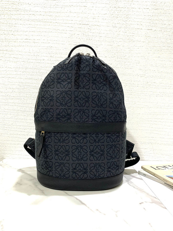 Ziva's Charm handbag – front view (31.5cm*45cm*15.5cm)