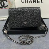 Zivas Charm Timeless Appeal Fashion Handbag (Statement-Ready Design) – Detail View