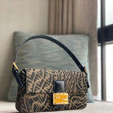 Ziva's Charm handbag – detail view (19.5cm*5cm*11cm)