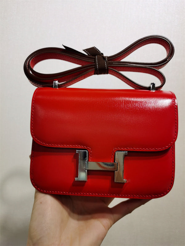  Sophisticated tote bag carried on shoulder 16