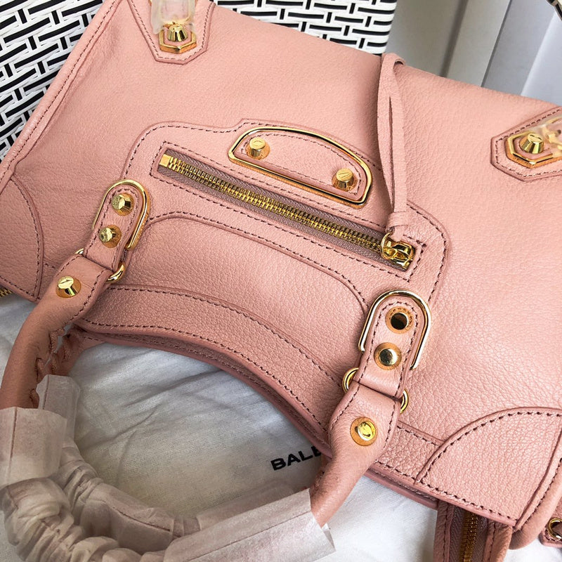 Styled lifestyle shot of chic structured women's handbag – women's everyday handbag