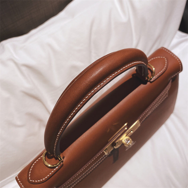 tote bag interior and compartment view