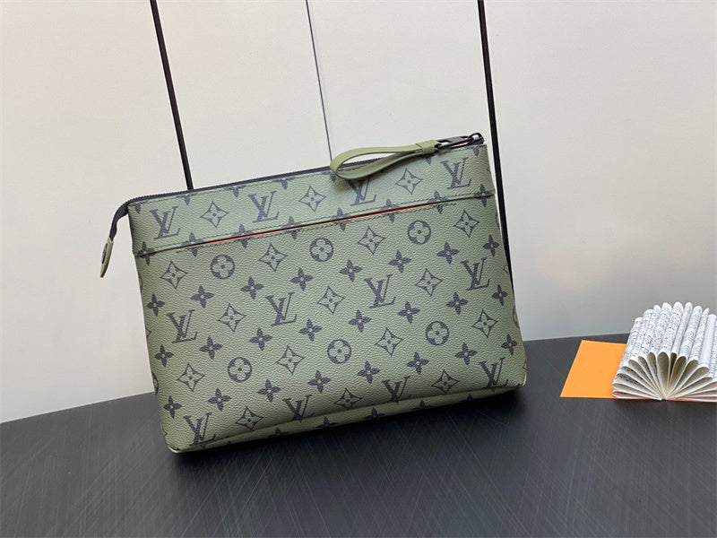  refined everyday bag detail view showing craftsmanship 8