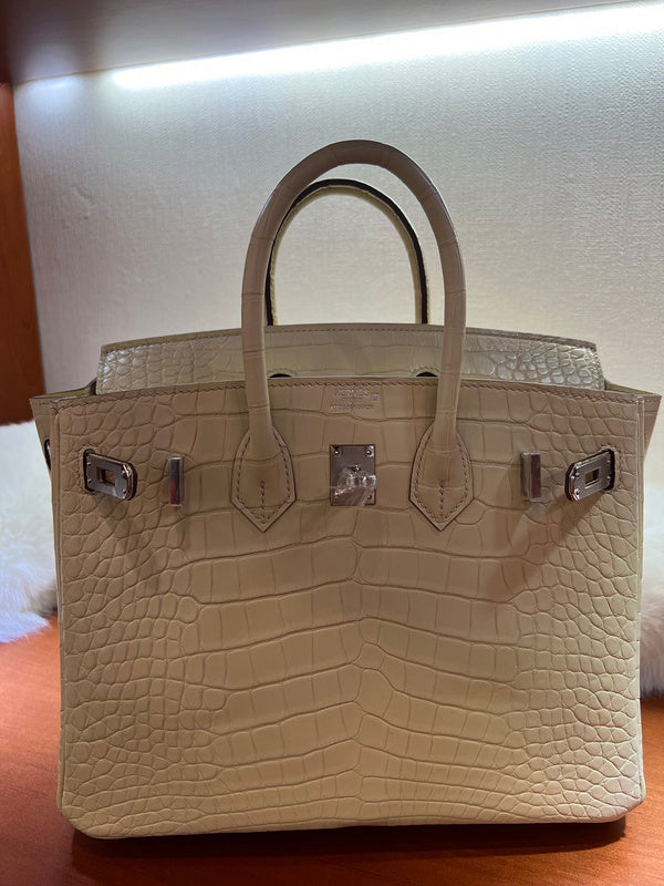 Versatile handbag styled for everyday wear