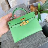  structured shopper bag detail view showing craftsmanship 8