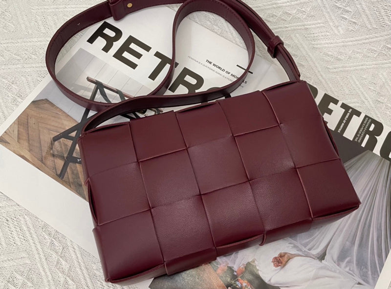 Classic Vegan Leather Handbag - Versatile Everyday Design | Women's Statement Accessory #1629 - close-up detail shot (image 3) of designer-inspired handbag