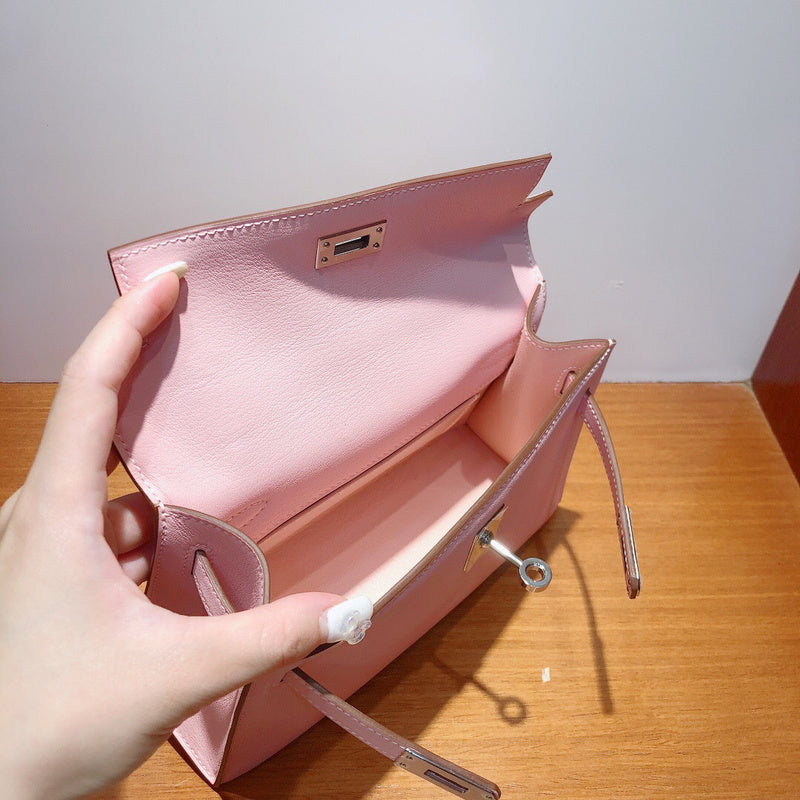 Interior view of tailored premium bag
