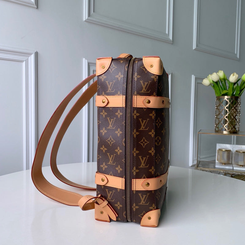 Handle and strap detail of polished elevated women's handbag – women's everyday handbag