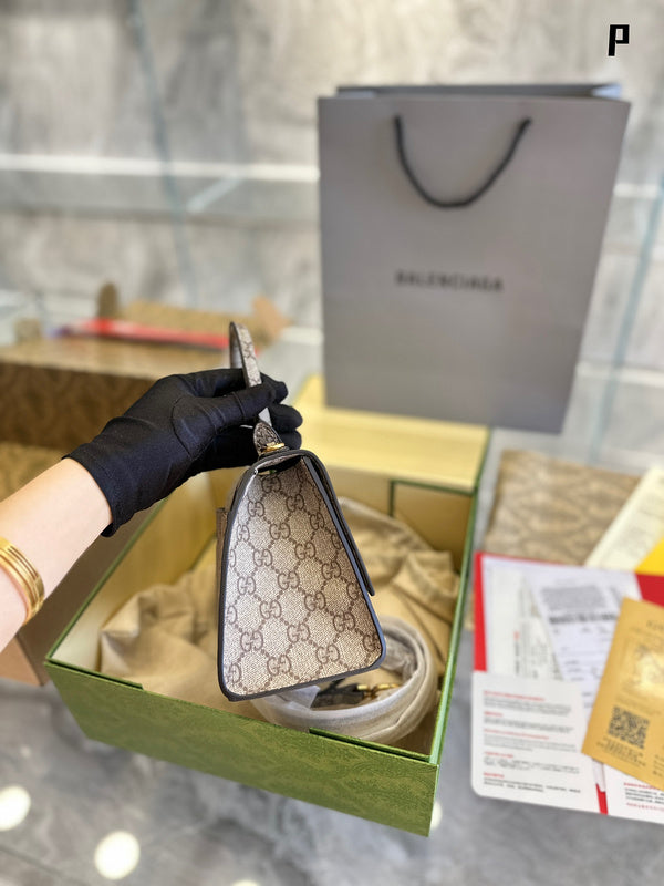 Ziva's Charm handbag – product shot (one versatile size)