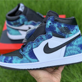 Nike Men's & Women's Premium Low-Top Trainers — Style 121 hardware detail