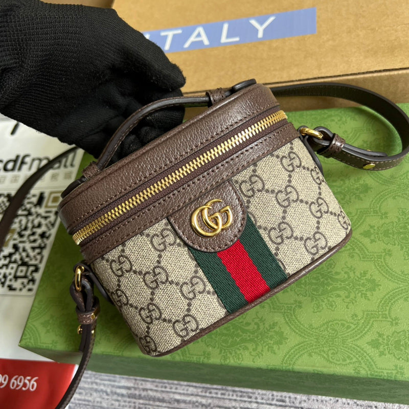 Styled lifestyle shot of everyday-luxe classic women's handbag – women's premium purse