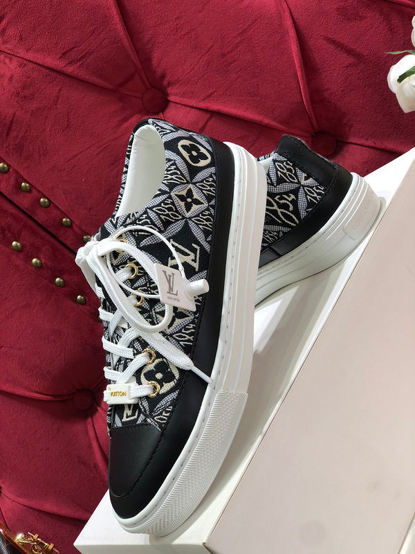 Louis Vuitton shoes Style 189 - logo and branding close-up