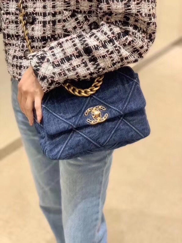  women's handbag, mid design, view 4
