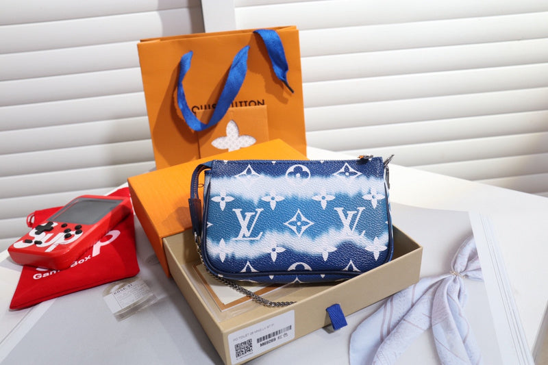Front view of chic polished women's handbag – women's luxury accessory