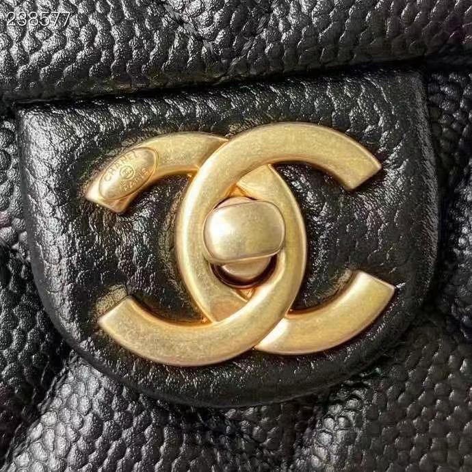 Zivas Charm Versatile Design Fashion Handbag (Structured Everyday Essential) – Close-Up Detail