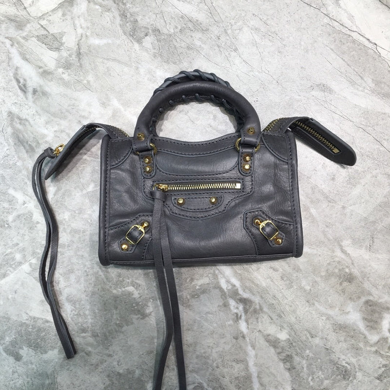 Classic Premium PU Leather Handbag - Polished Finish | Women's Designer-Inspired Purse #899 - close-up detail shot (image 3) of designer-inspired handbag