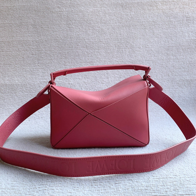 Ziva's Charm handbag – product shot (24cm*16cm*10cm)