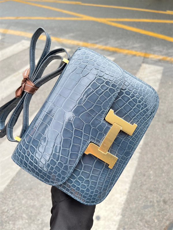  modern satchel detail view showing craftsmanship 14