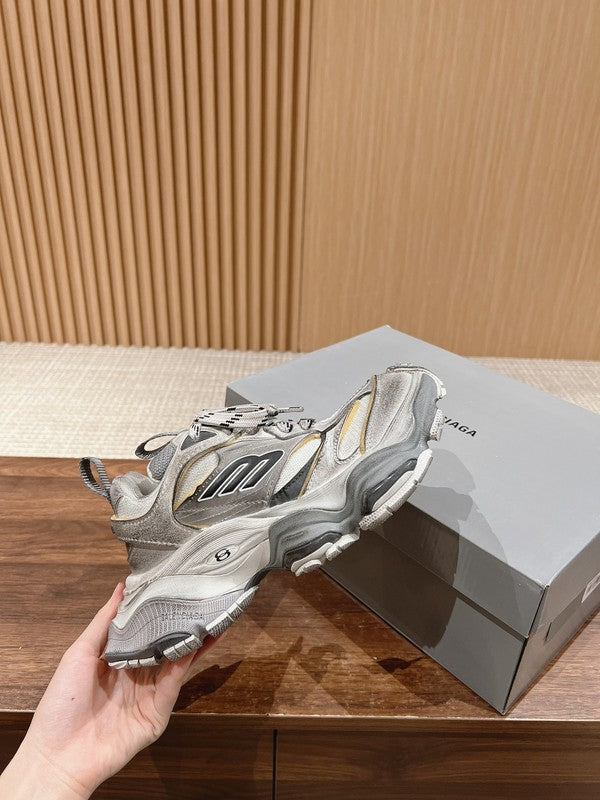 Balenciaga shoes Style 042 - top view showing design