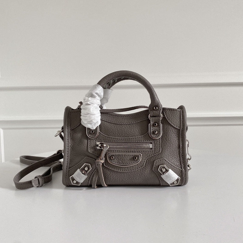 Zivas Charm Everyday Sophistication Statement Handbag (Statement-Ready Design) – Lifestyle Shot