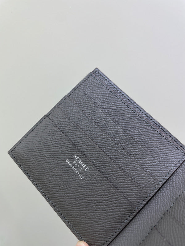 Sculpted handbag styled for everyday wear