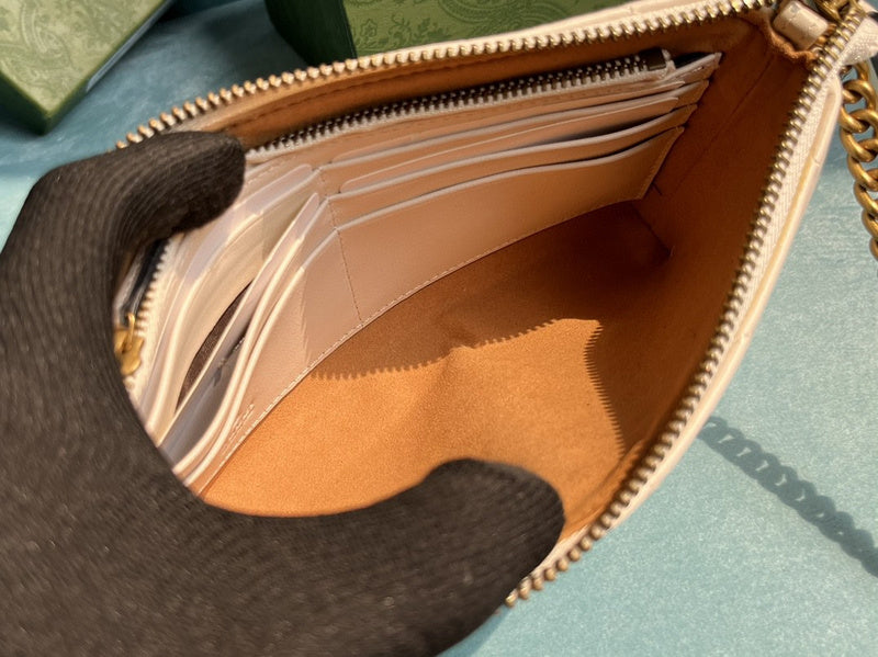 Interior view of everyday-luxe premium women's handbag – women's designer-style accessory