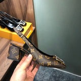 Three-quarter angle view of Louis Vuitton luxury piece style No.073