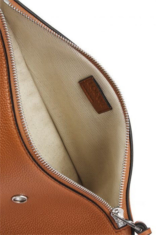 Ziva's Charm handbag – detail view (47cm*25cm*17cm)