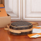  curated everyday bag detail view showing craftsmanship 8