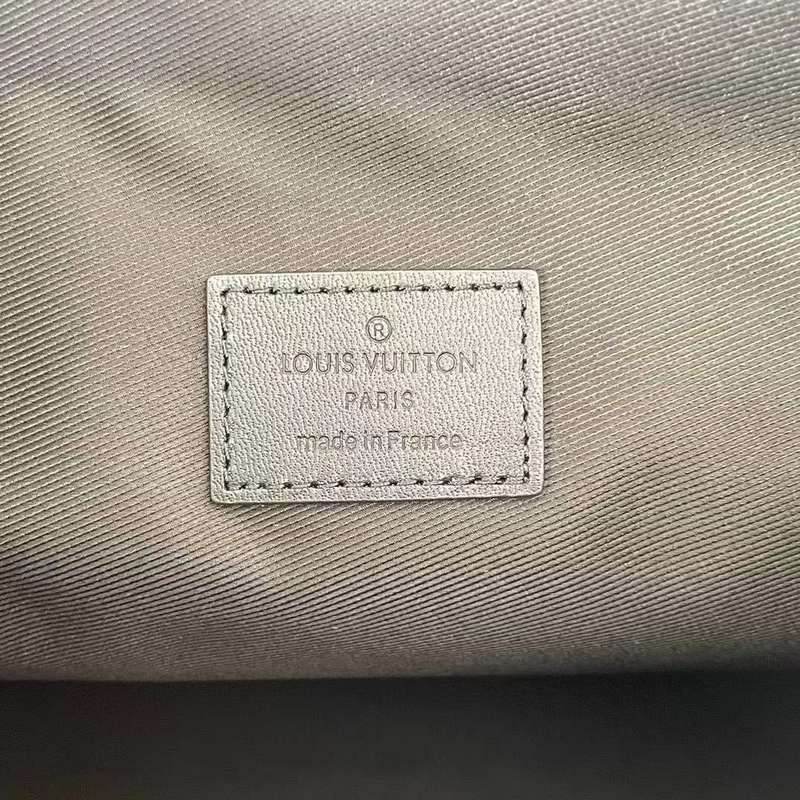 Side profile of chic structured women's handbag – women's everyday handbag
