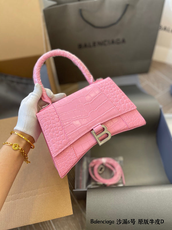Ziva's Charm handbag – interior view (one versatile size)