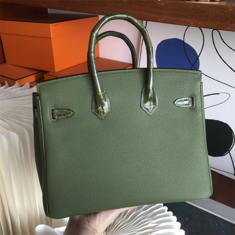  minimalist structured bag detail view showing craftsmanship 8