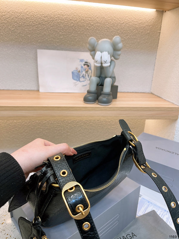 Ziva's Charm handbag – lifestyle view (one versatile size)