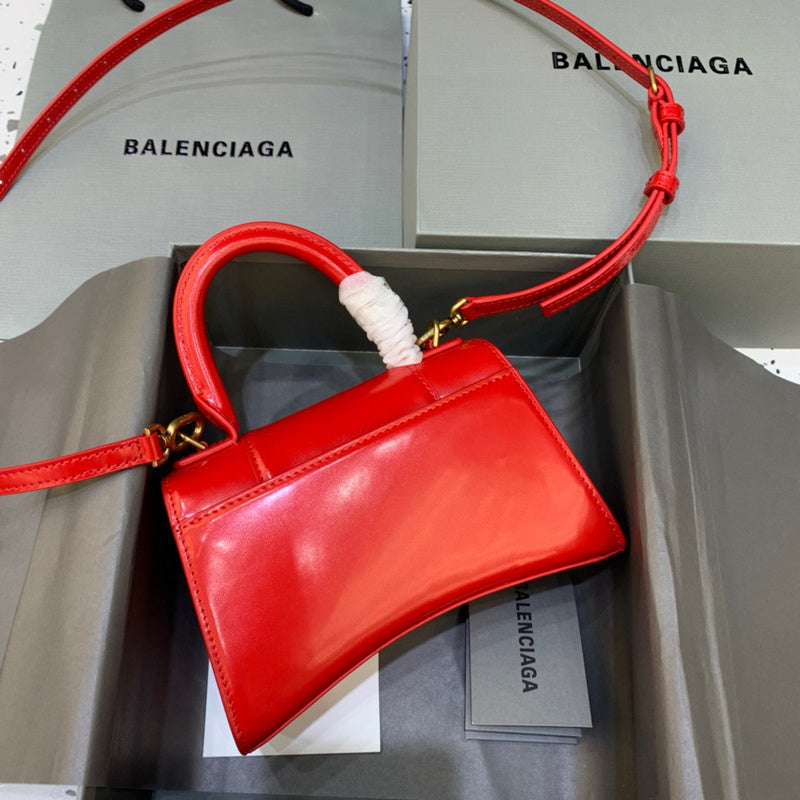 Elegant Premium PU Leather Handbag - Modern Structured Build | Women's Premium Handbag #574 - close-up detail shot (image 3) of designer-inspired handbag